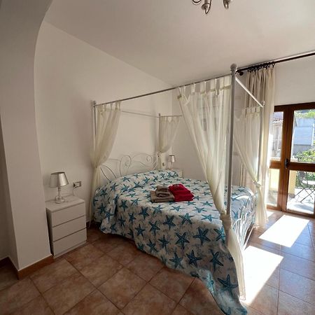 Bed And Breakfast Le Petunie Bari Sardo Exteriör bild
