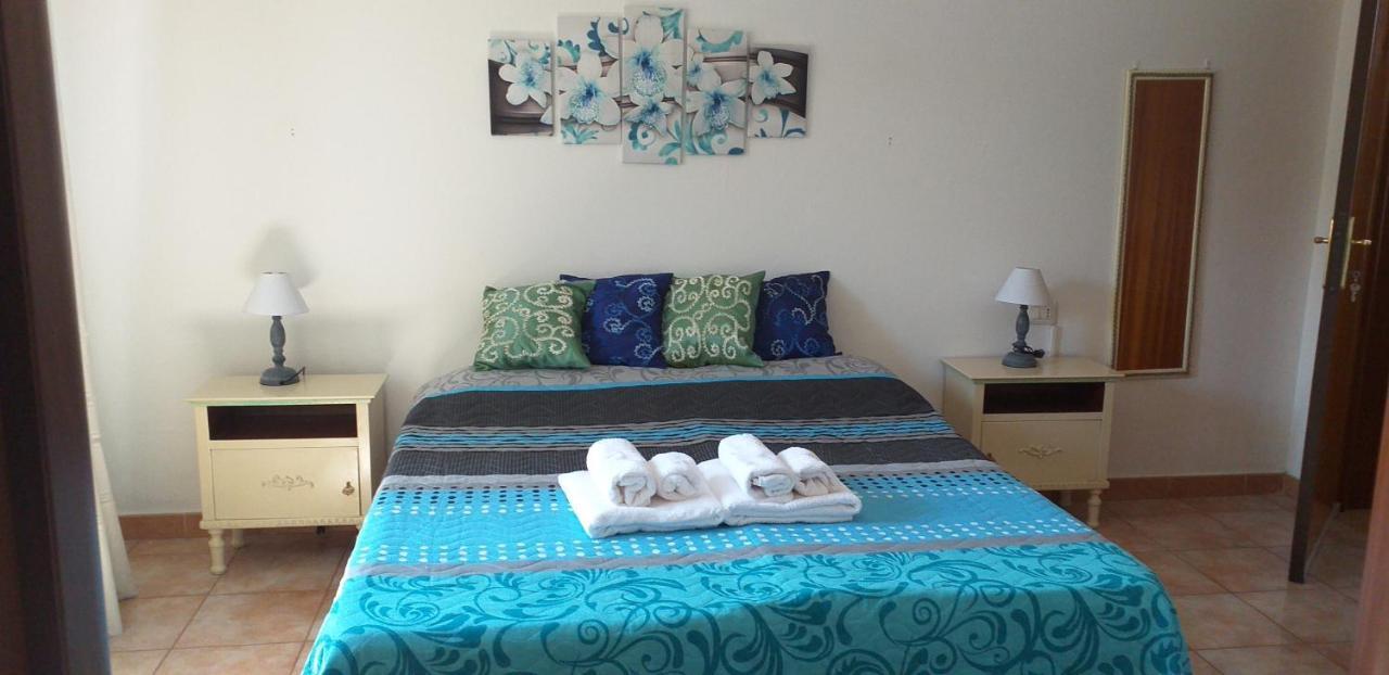 Bed And Breakfast Le Petunie Bari Sardo Exteriör bild