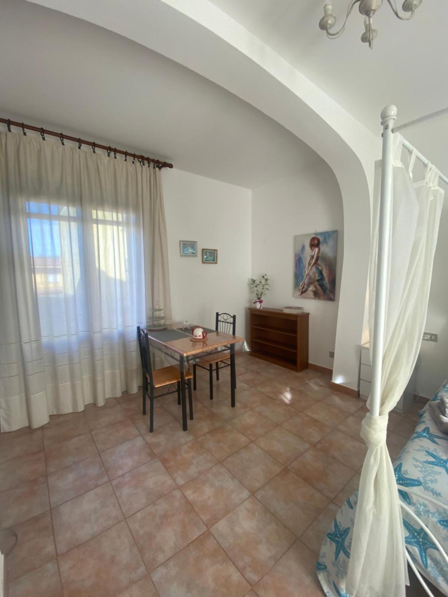 Bed And Breakfast Le Petunie Bari Sardo Exteriör bild