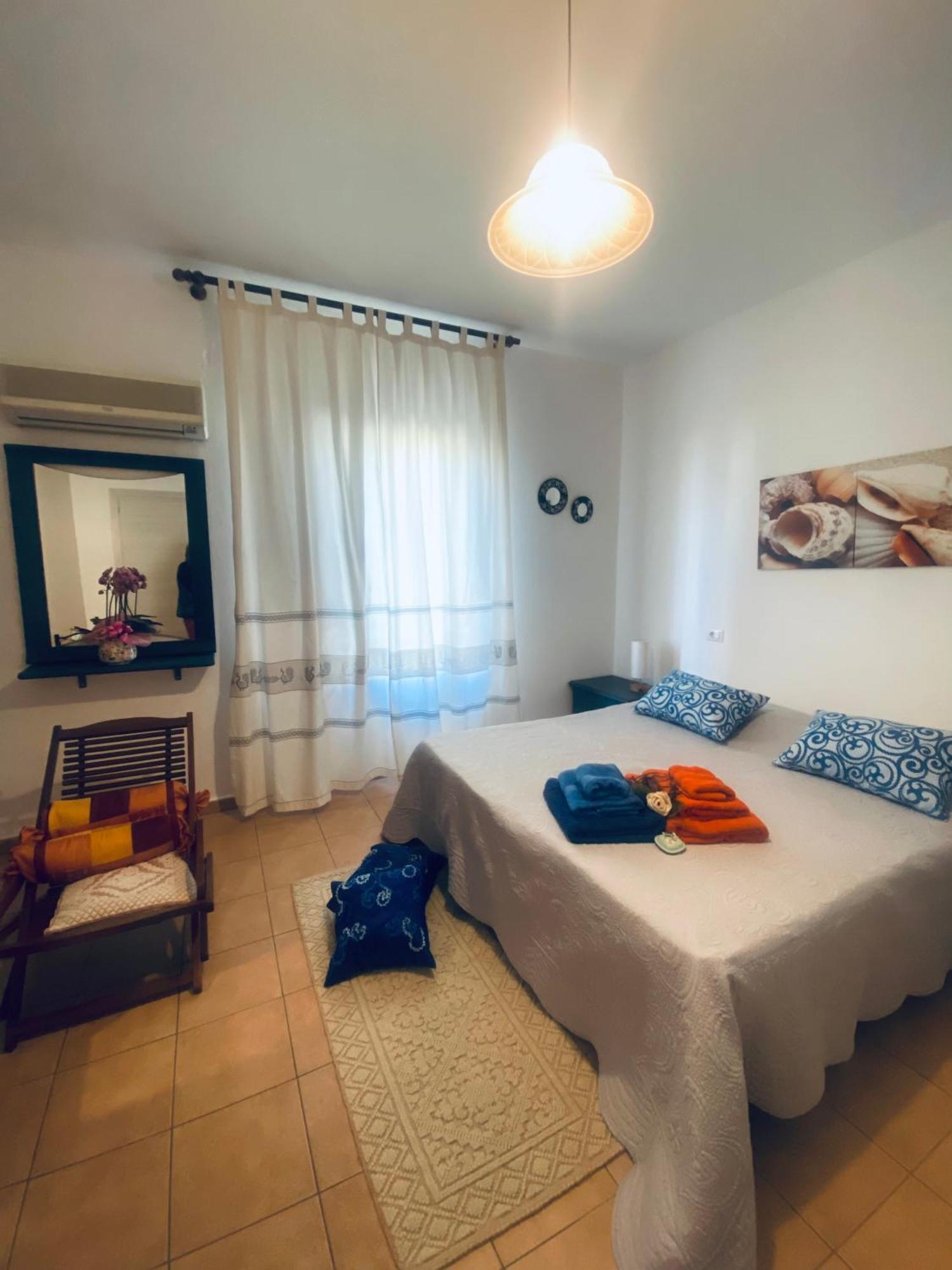 Bed And Breakfast Le Petunie Bari Sardo Exteriör bild