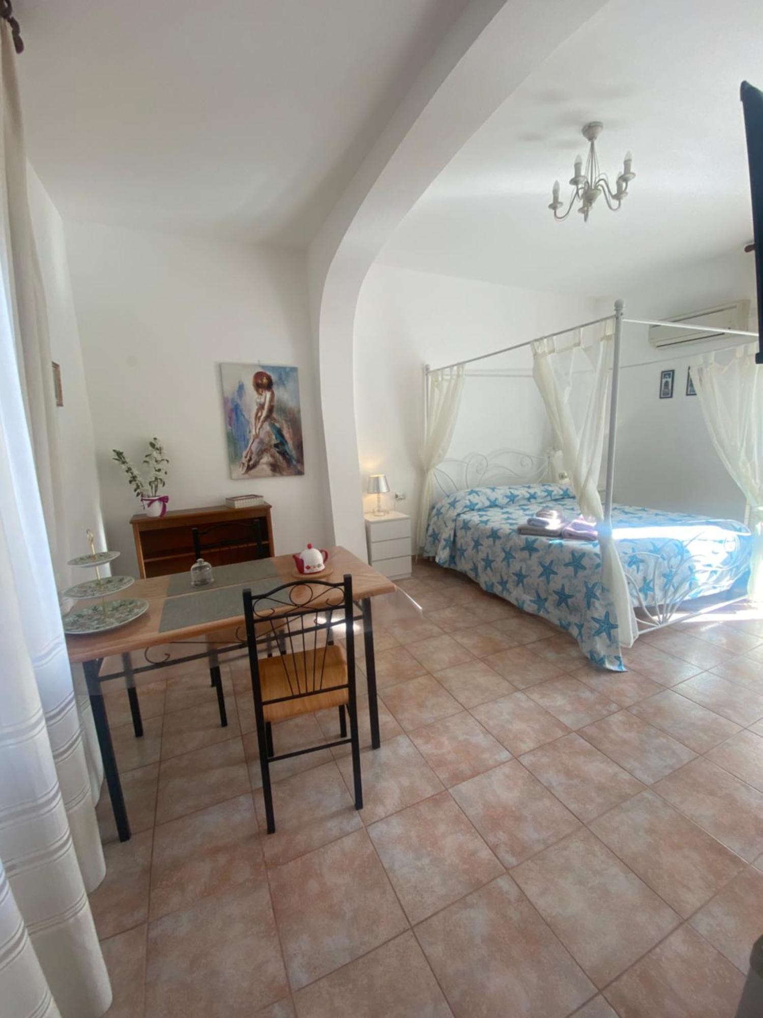 Bed And Breakfast Le Petunie Bari Sardo Exteriör bild