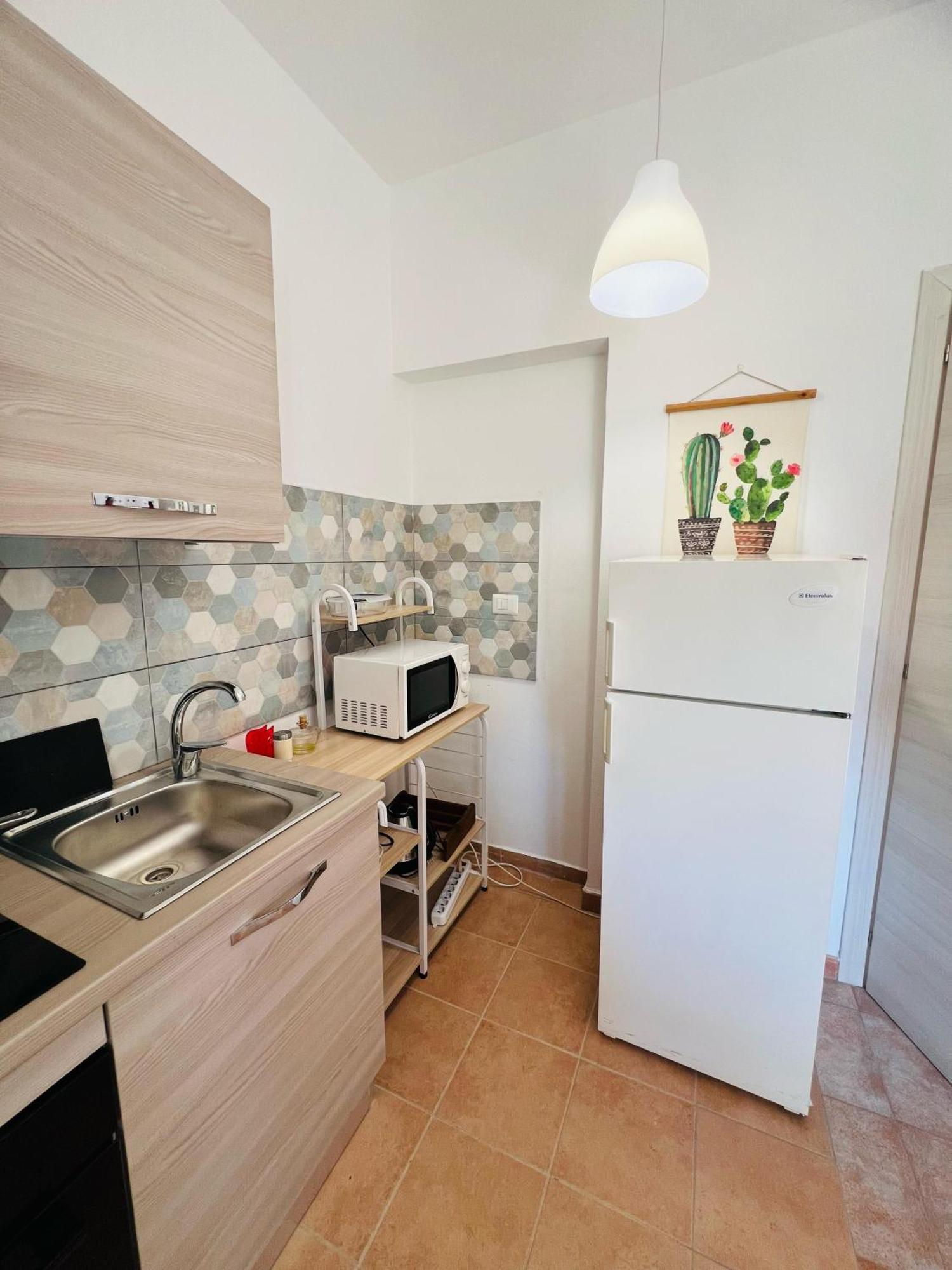 Bed And Breakfast Le Petunie Bari Sardo Exteriör bild
