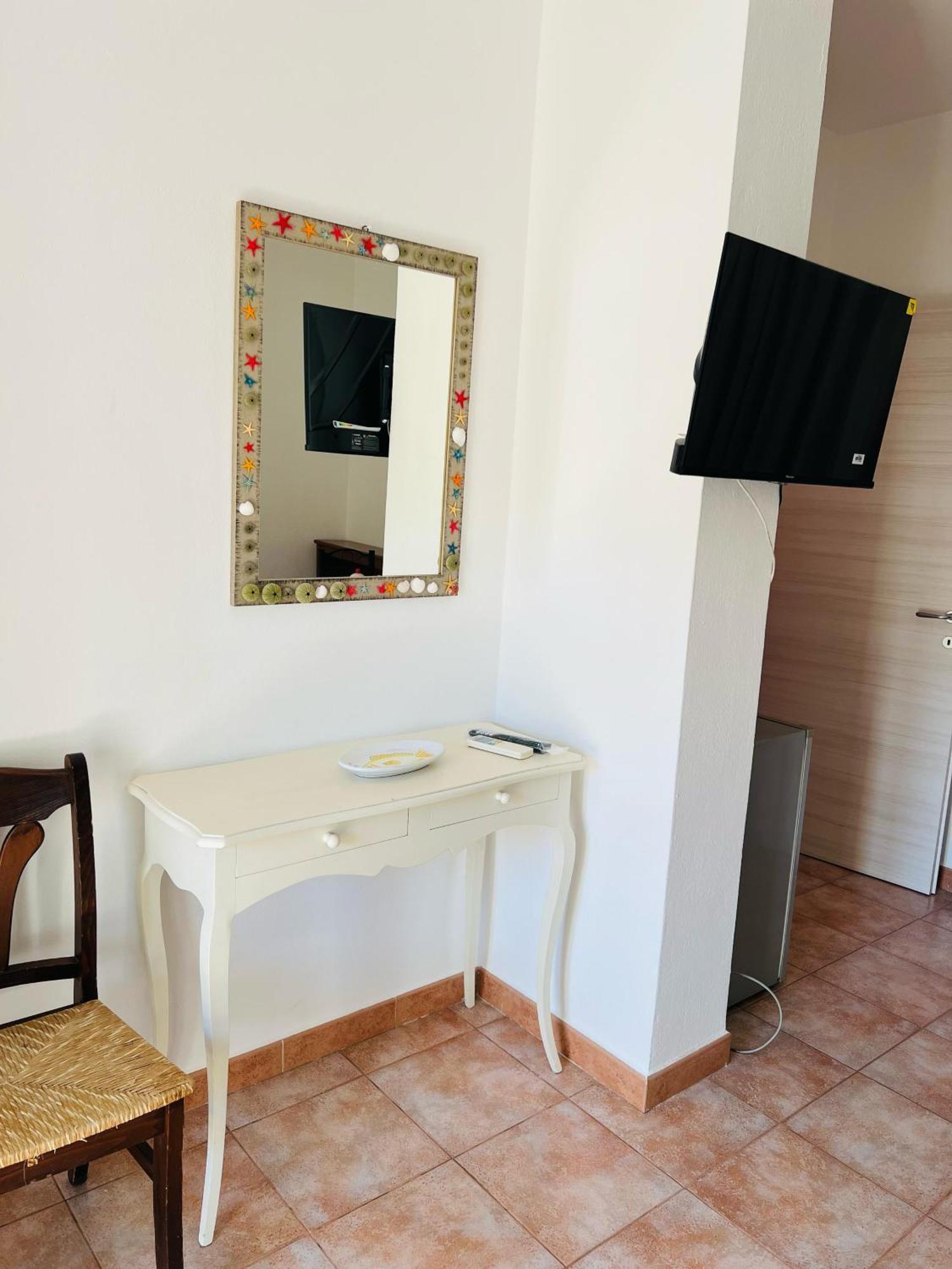 Bed And Breakfast Le Petunie Bari Sardo Exteriör bild