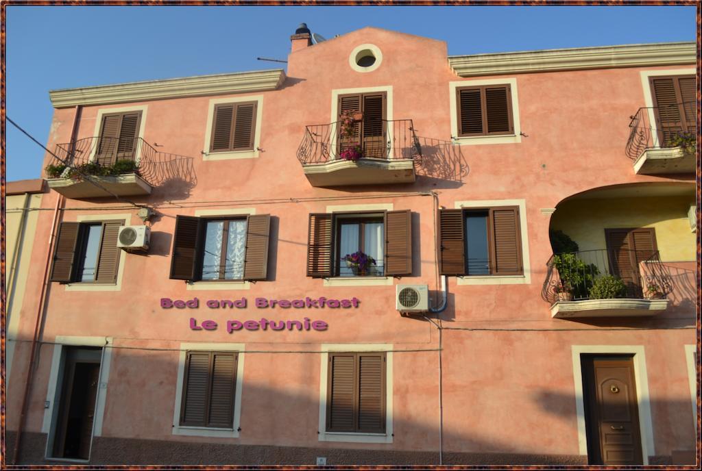Bed And Breakfast Le Petunie Bari Sardo Exteriör bild