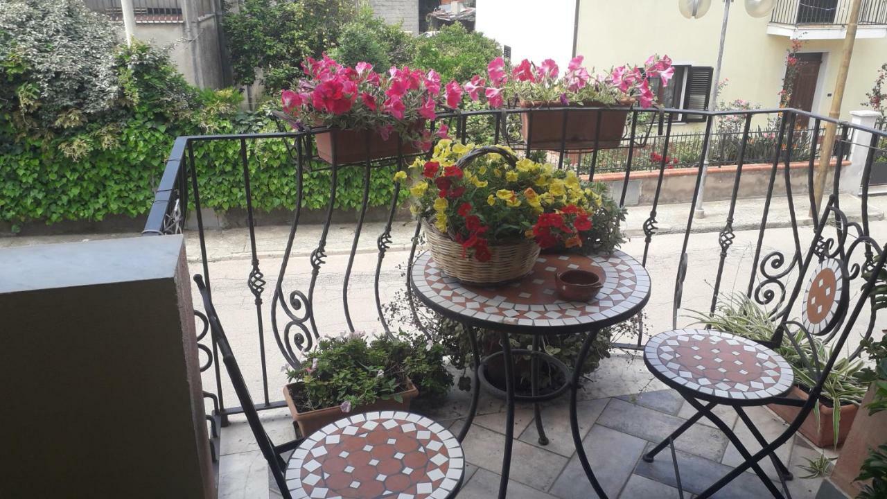 Bed And Breakfast Le Petunie Bari Sardo Exteriör bild